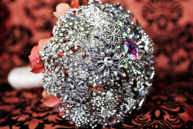 bling brooch broach vintage classic unique forever bouquet bridal #broochbeautiful antique peach rhinestone crystal ivory bridal wedding bridesmaid