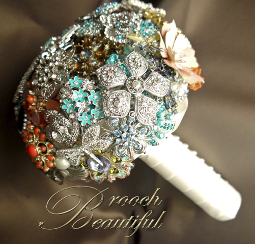 bling brooch broach vintage classic unique forever bouquet bridal #broochbeautiful antique pearl coral peach