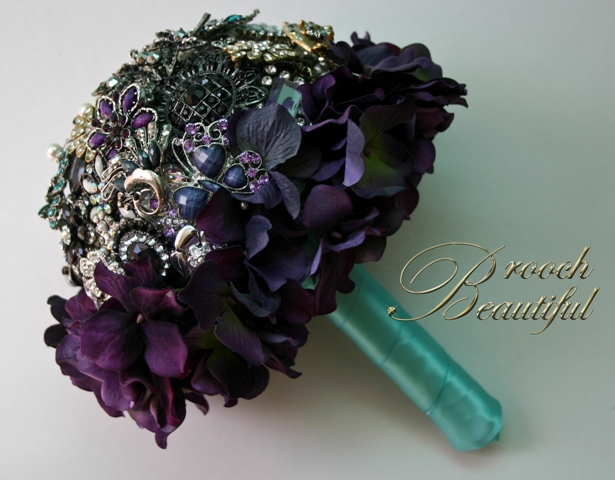 bling brooch broach vintage classic unique forever bouquet bridal #broochbeautiful antique hydrangea