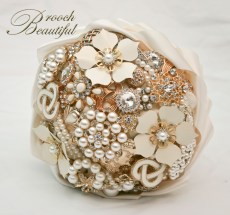 gold pearl brooch bouquet_23a