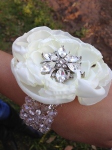 #broochbeautiful white ivory glam brooch wrist corsage - prom, sweet 16, wedding, bling, quinceanera, baby shower, bridal shower