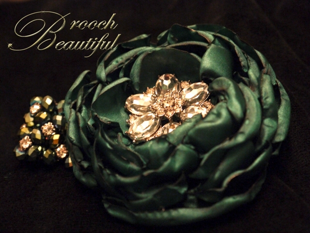 Emerald, green, prom, corsage, wrist, wizard of oz, oz, sweet 16, princess, bling, glam, rhinestone, brooch, broach, vintage, antique,